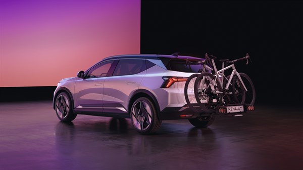 porte-vélos sur attelage - Renault Scenic E-tech electric