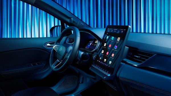 Renault Symbioz E-Tech full hybrid - expérience de conduite connectée